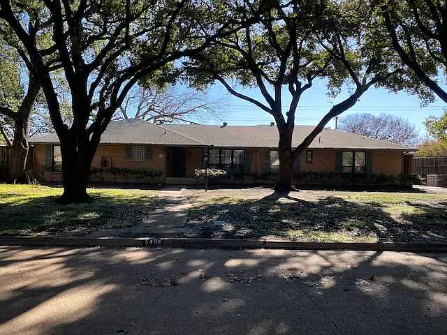 4 bed, 2650 sqft, $6,500 — Photo 1