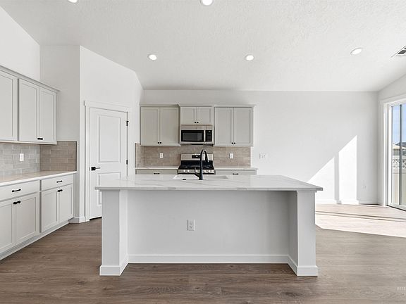 4th image of 4403 Belethor Ave
