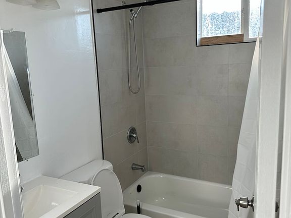 3rd image of 14471 Chrisland Ave
