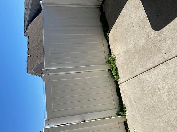 4th image of 3033 Burnt Pine Dr