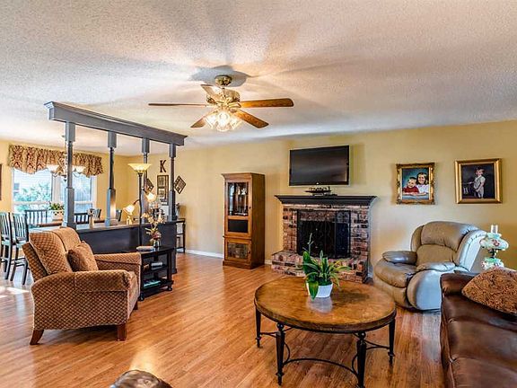 4th image of 4080 Claiborne Cir