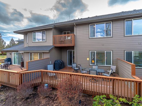 4th image of 806 Golden Pheasant Dr