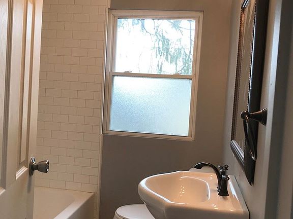 3rd image of 2719 Grasmere Ave