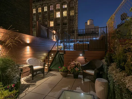 Sold by Sotheby's International Realty | media 18