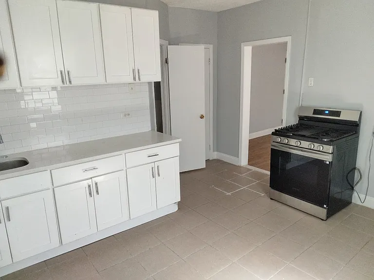 66 Chestnut St #3 — Photo 6