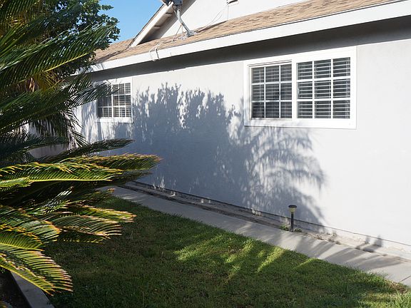 3rd image of 9251 Dalton Cir