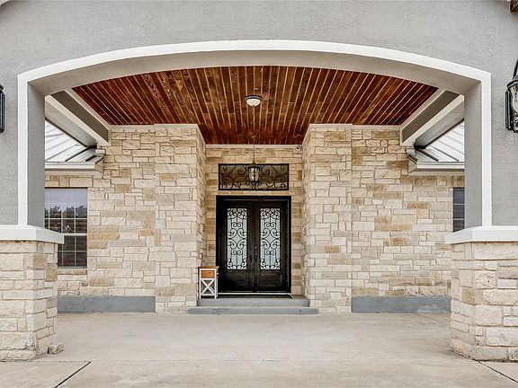4th image of 610 Deckhouse Dr