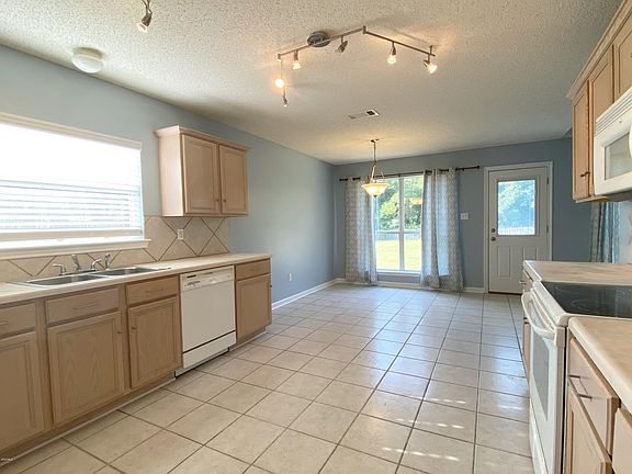 4th image of 2504 Shelby Ln