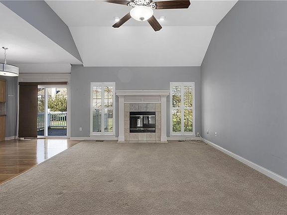 4th image of 414 Killarney Ln