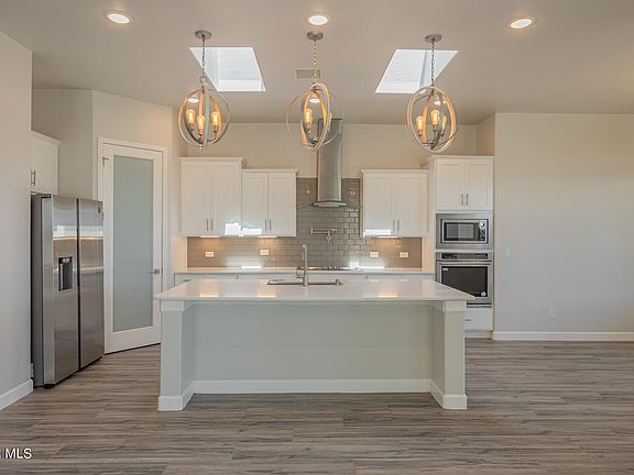 3rd image of 13448 Emerald Rose Ct