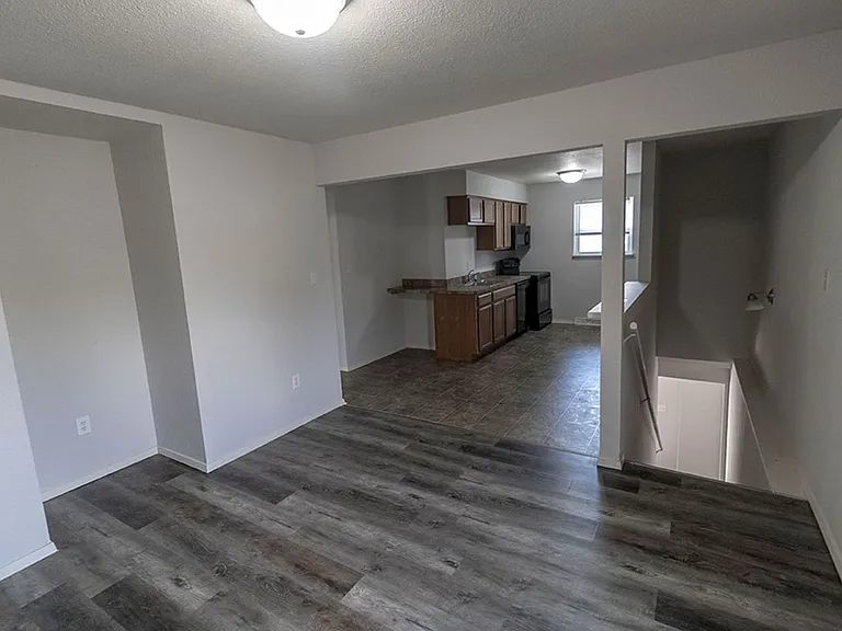 215 N West Blvd — Photo 3