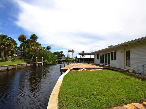 4th image of 3945 River Oak Ln