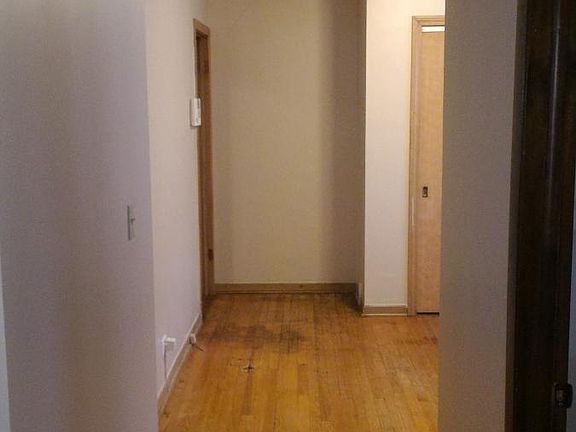 5th image of 1172 S Grove Ave