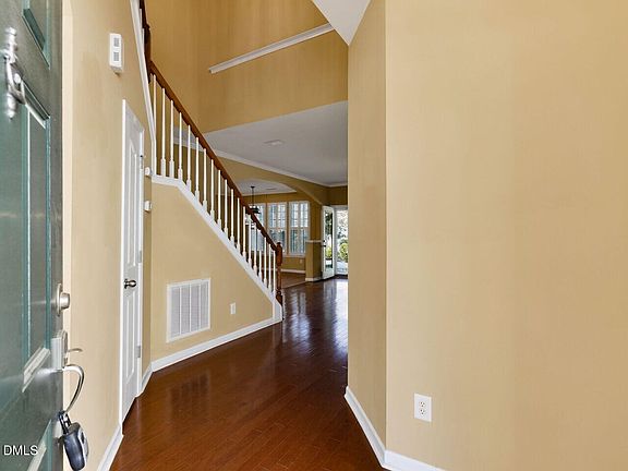 3rd image of 204 Royal Tower Way
