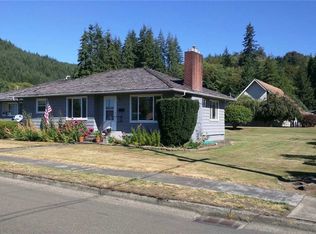 1323 Park Ave, Raymond, WA 98577