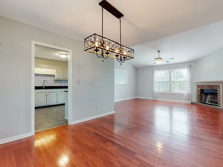 1504 Potter Dr — Photo 11