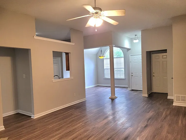 5616 Corvin Ln — Photo 4