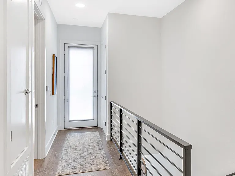1008 Concordia Ave — Photo 28