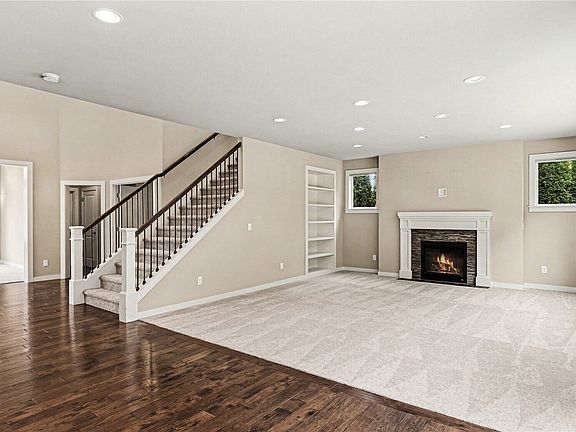 3rd image of 21923 37th Avenue SE