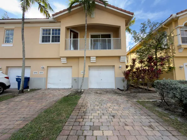 1712 Carvelle Dr, Riviera Beach, FL 33404