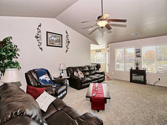 2nd image of 1458 Windsor Park Dr