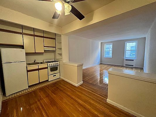 3rd image of 65-74 Saunders St #44G