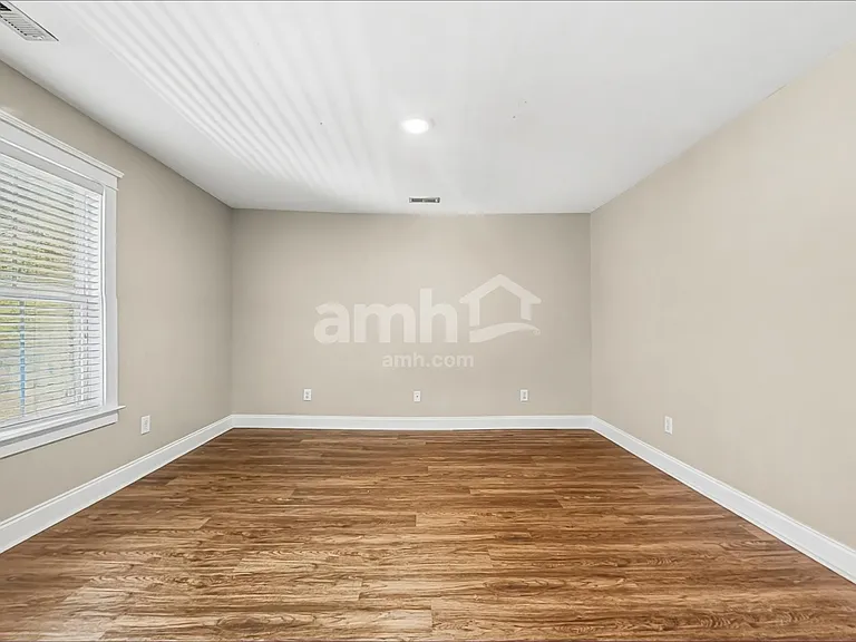 1304 Carol Oaks Dr — Photo 15