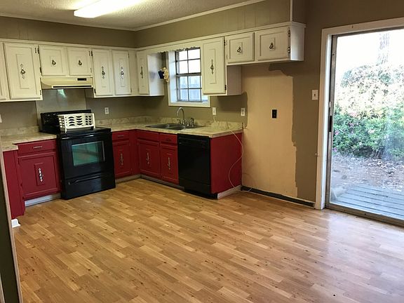 3rd image of 352 Brookwood Dr