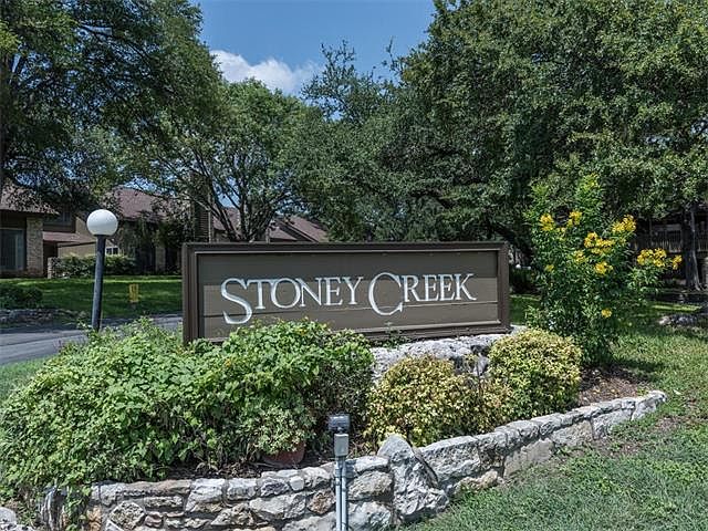 1st image of 27 Stoney Creek Cv