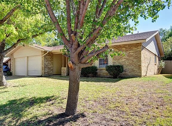 2nd image of 525 Brian Dr