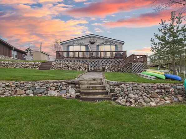 4411 S Lakeview Dr, Beaverton, MI 48612