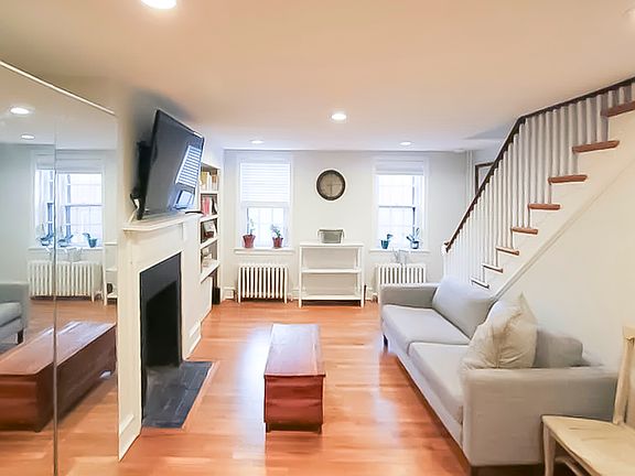 3rd image of 203 S Sartain St #2