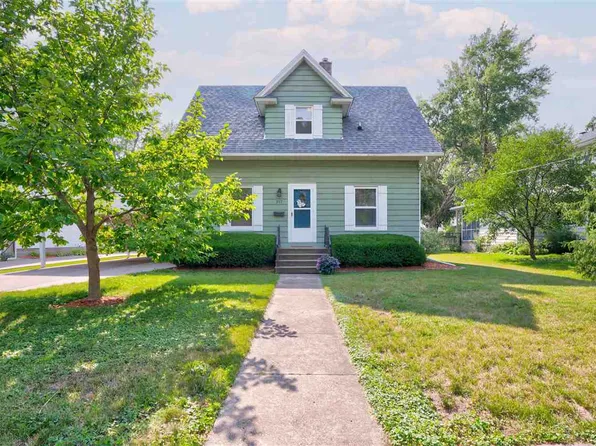 717 S 4th Ave, Washington, IA 52353