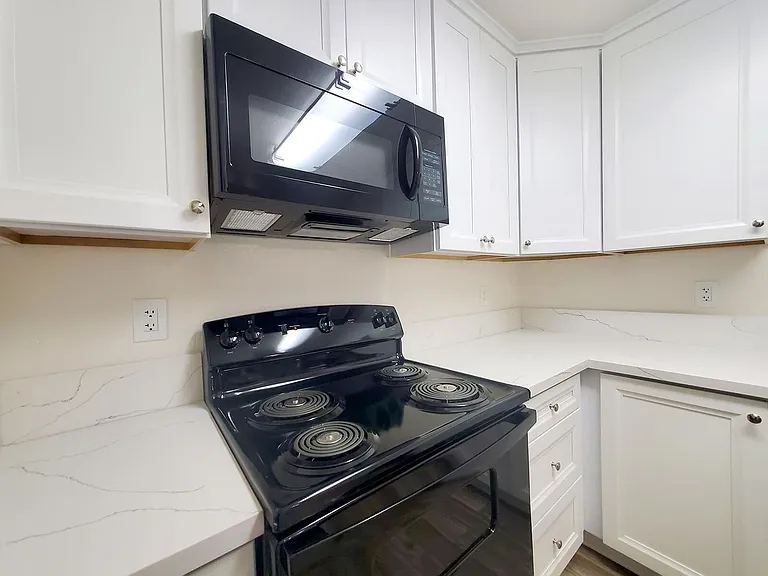 The Pines Apartments — Photo 30