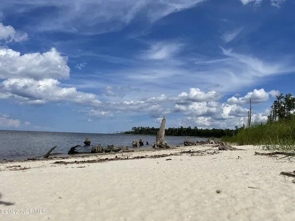 287 Garbacon Drive Drive, Beaufort, NC 28516