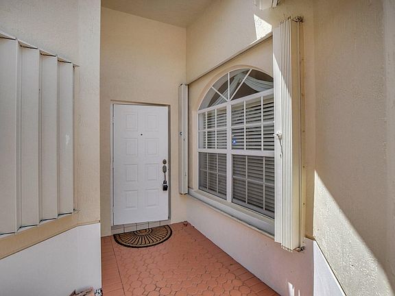 4th image of 6088 Floral Lakes Drive