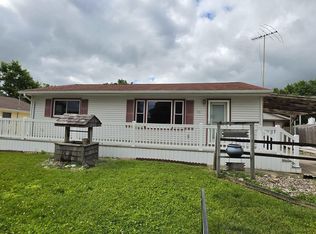 1525 Robin Rd, Waterloo, IA 50701