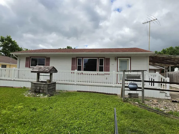 1525 Robin Rd, Waterloo, IA 50701