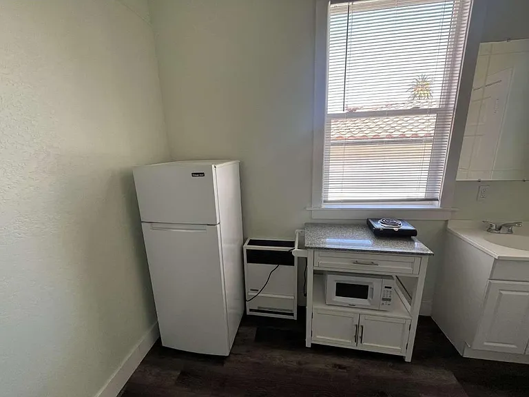 732 E Santa Clara St #33 — Photo 11