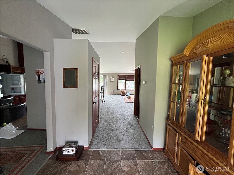 4th image of 30510 37th Avenue E
