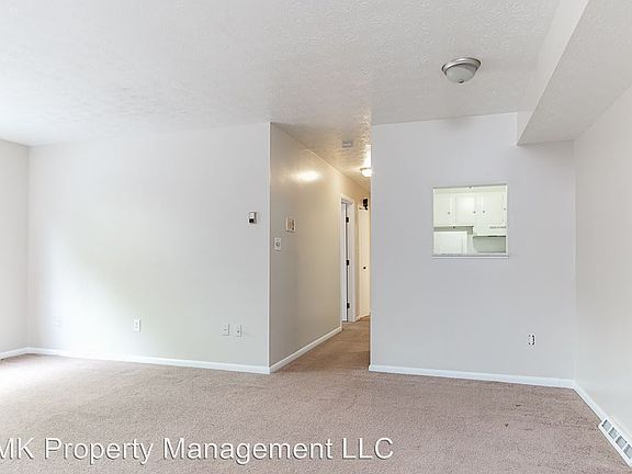 4th image of 657 S Belvoir Blvd APT 4