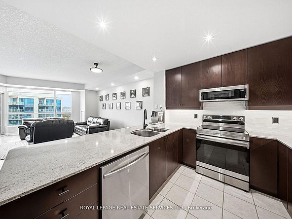 5th image of 33 Ellen St #1509
