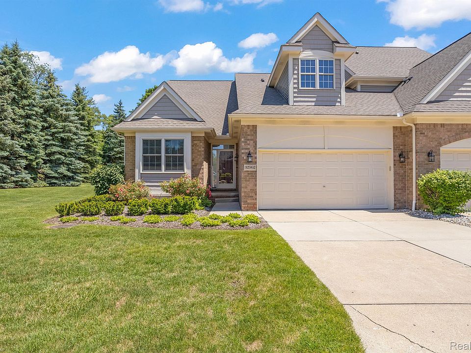 1st image of 32962 Brookside Cir