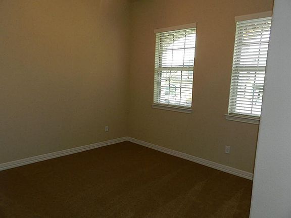 4th image of 23 Nagshead Pl