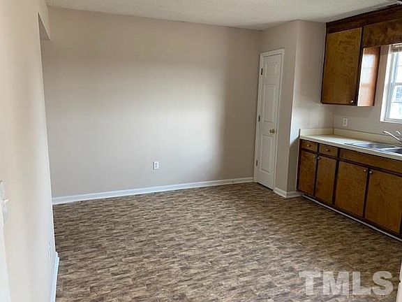 4th image of 206 208 E Watson St