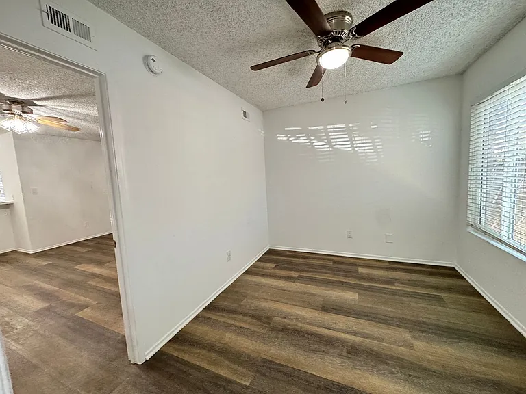 6736 Cleon Ave — Photo 24