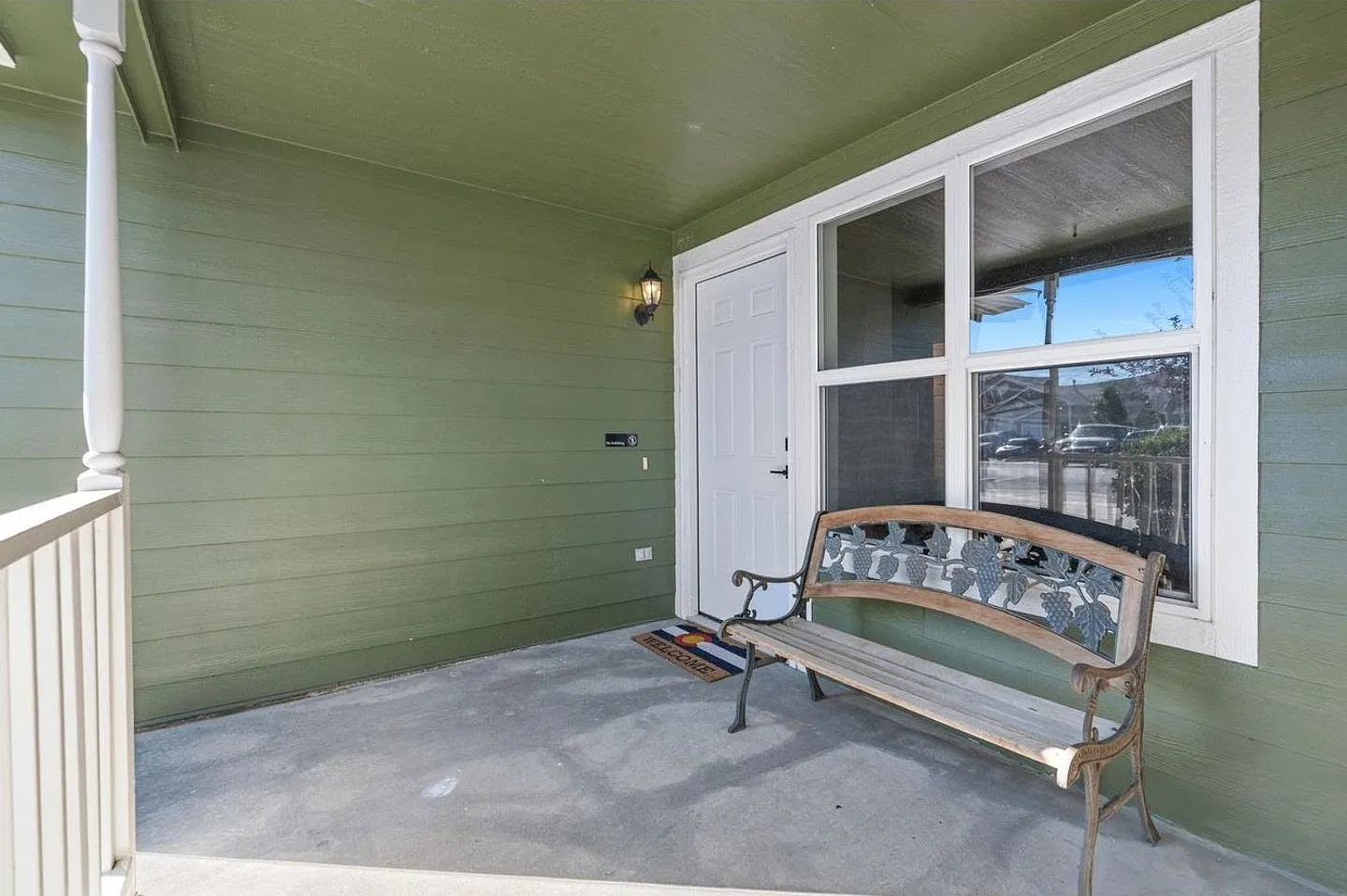 Comfort, Style & Convenience in One Great Townhome! — Photo 2