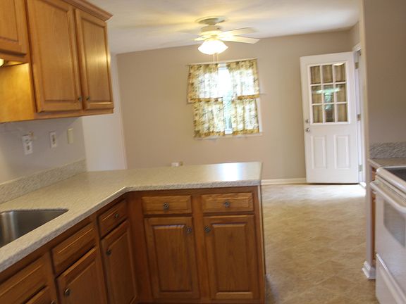 4th image of 4321 Lynnbrook Dr