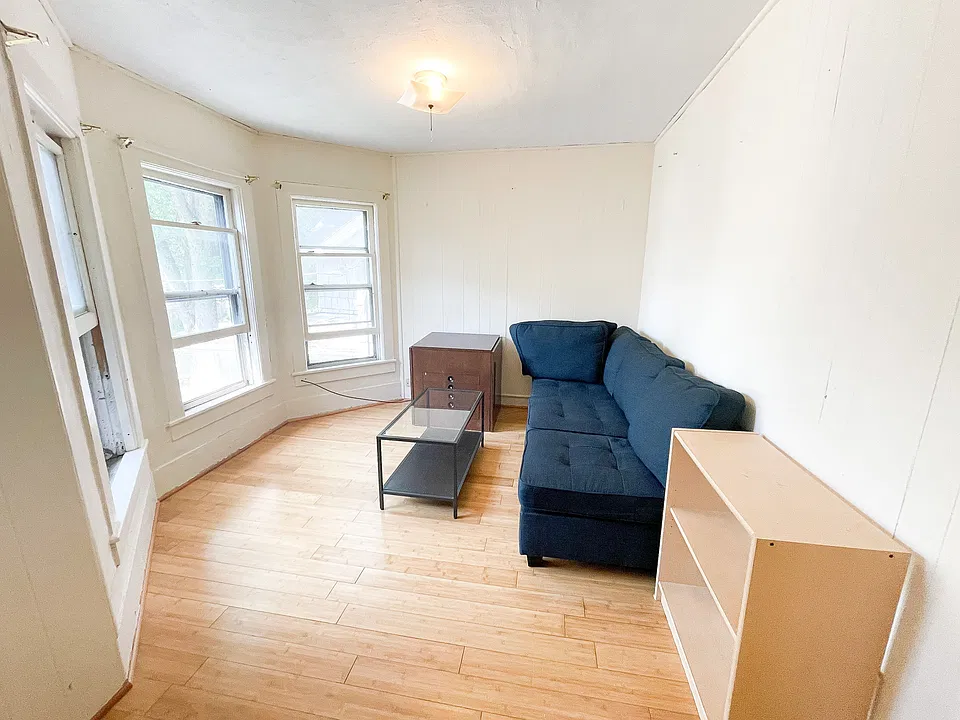 312 Farm St