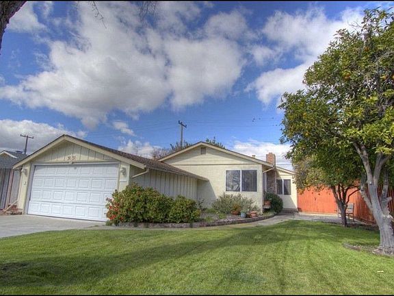 3rd image of 3031 Santa Maria Ave